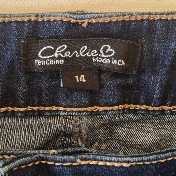 Charlie Women's Low Rise Raw Hem Dark Wash Denim Crop Jeans Blue Size 14 - Picture 2 of 11